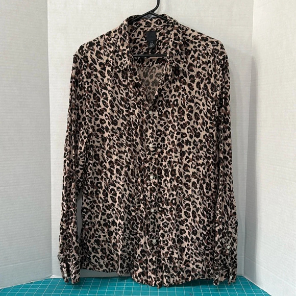 H&M Long Sleeve Leopard Print Button Down Shirt with Collar Size XL Fall Vibes - Picture 1 of 6